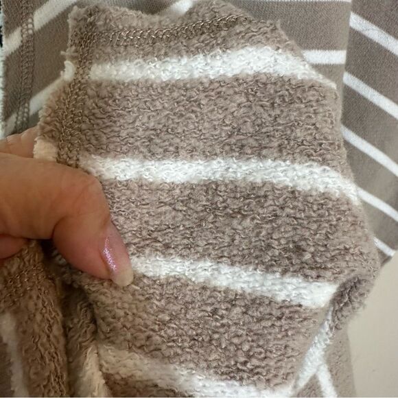 Striped Sleeveless Tops Set - Picture 9 of 9